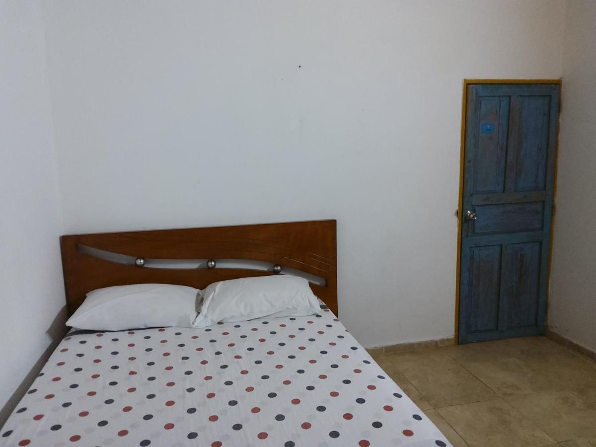 Artesanos Y Turistas Apartment Guatape Exterior photo